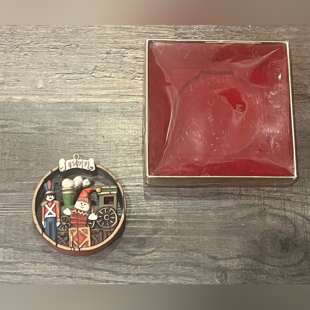 Hallmark Vintage Tree Trimmer Ornament